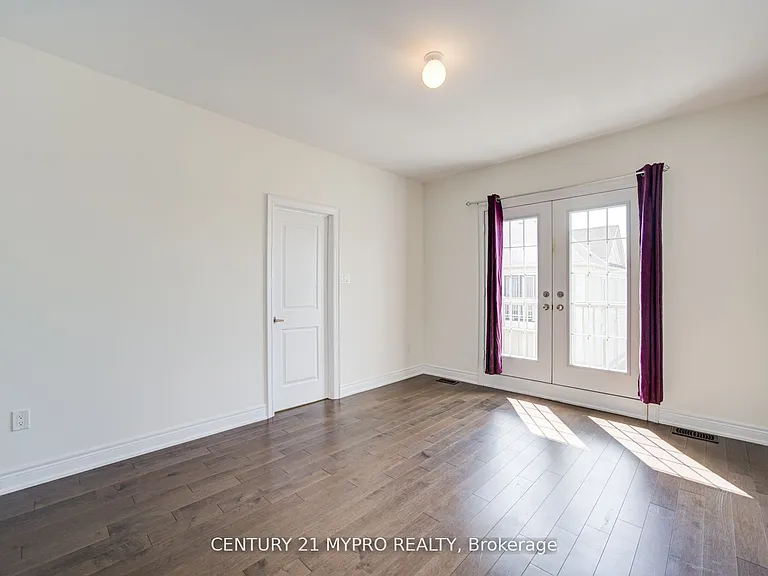 7 Latchford Ln — Photo 32