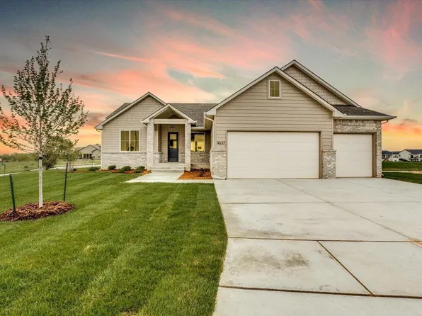 9637 W Cedar Ln, Maize, KS 67101