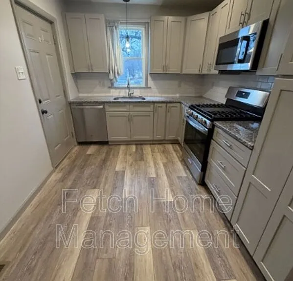 34 N Lee St — Photo 9