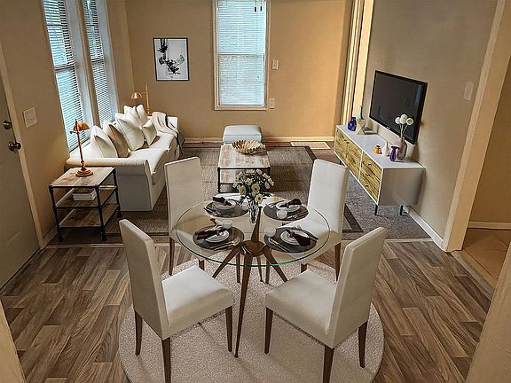 Living / Dining Room (North)