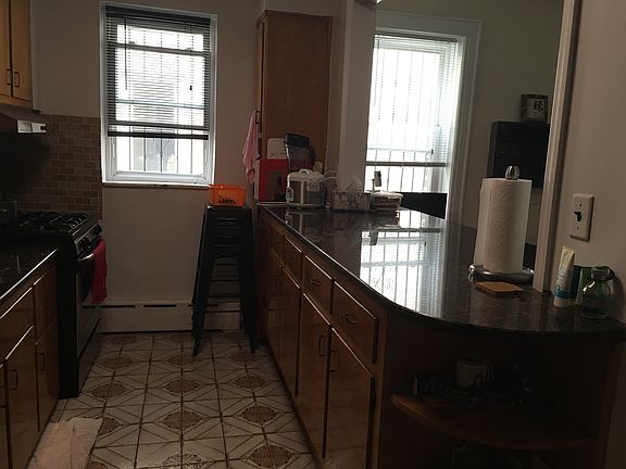 5th image of 2132 36th St