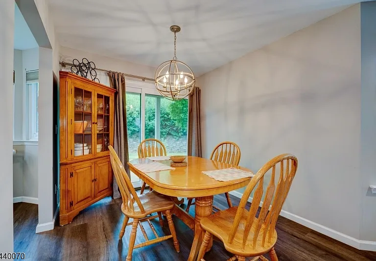 78 Wendover Ct — Photo 8