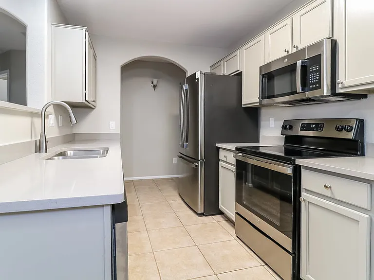 12508 W Windsor Blvd — Photo 7
