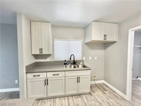 3795 Steinbeck Dr, Las Vegas, NV 89115