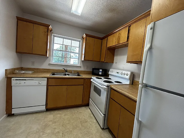 101 Hall St #224 — Photo 4