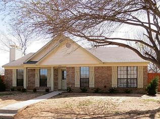 750 Meadowlark Dr, Lewisville, TX 75067