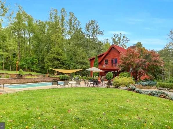 100 Cedar Dr, Dillsburg, PA 17019