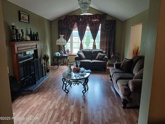 5th image of 25 Colony Dr