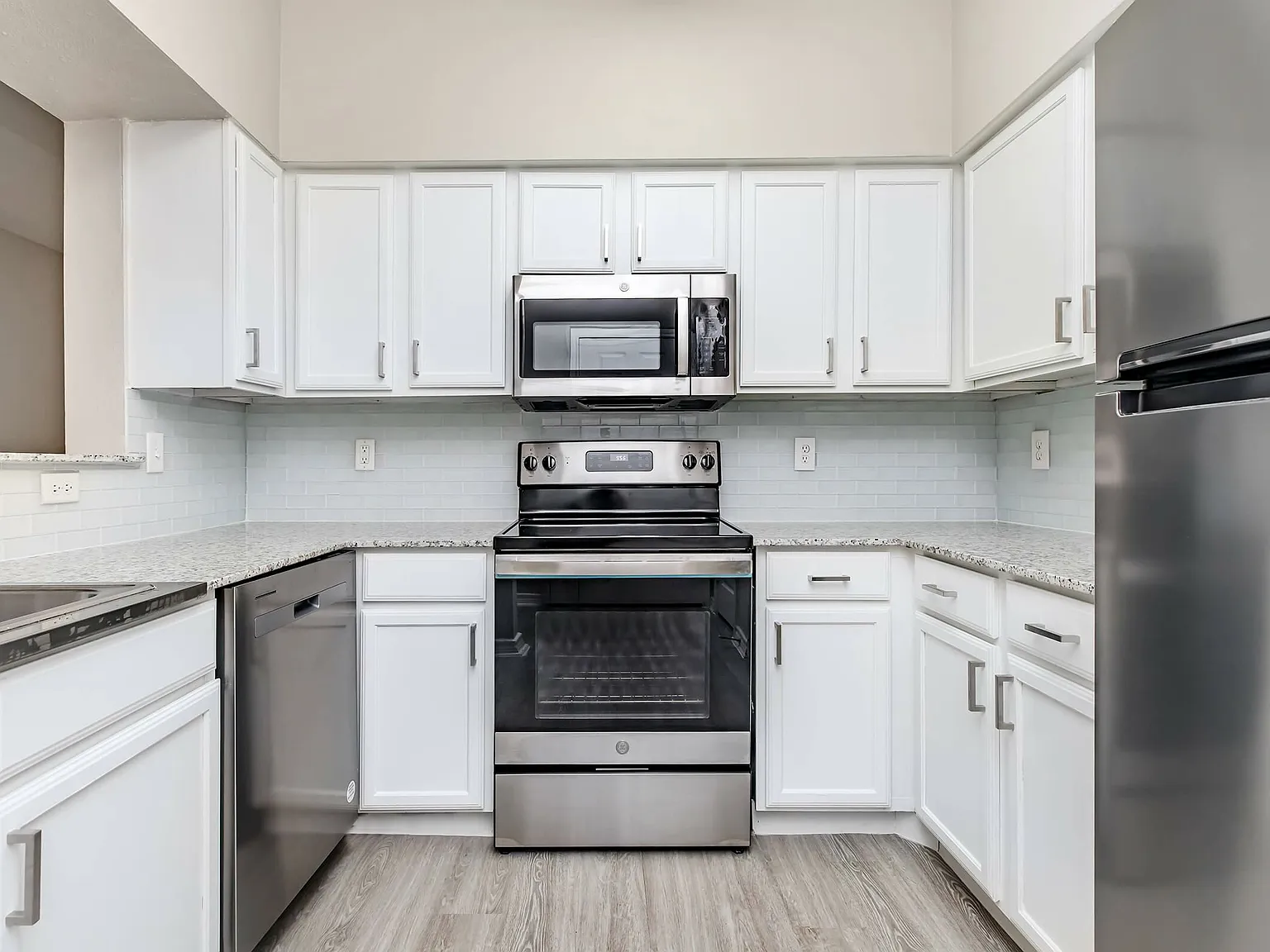 The Ventura Apartments — Photo 4