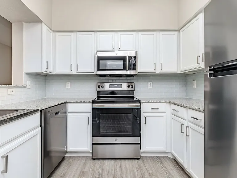 The Ventura Apartments — Photo 4