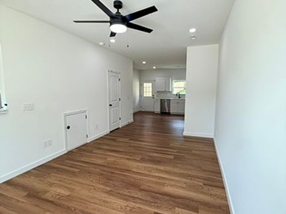 3rd image of 141 Cannon Rd #143