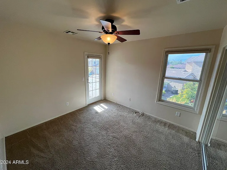 2226 E Bowker St — Photo 24