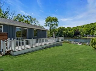 36 E Shore Trl, Stockholm, NJ 07460