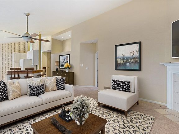 3rd image of 725 Woodlake Dr