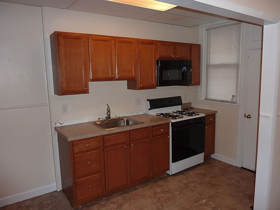 3rd image of 454 S 2nd St