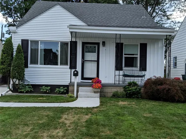 87 Highland Ave, Clawson, MI 48017
