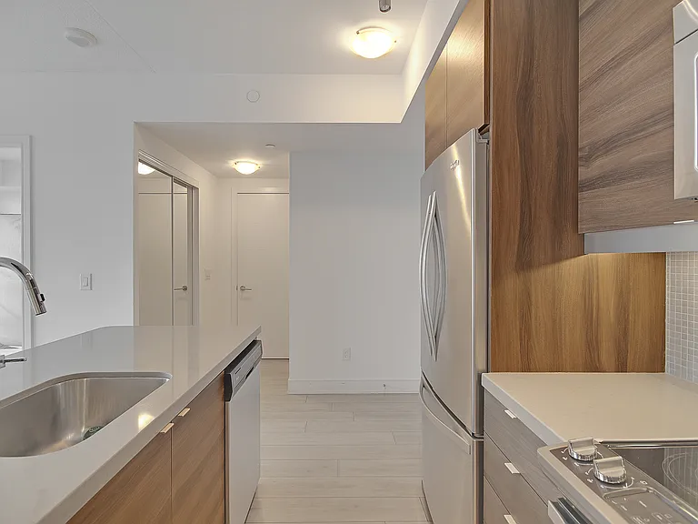 525 Adelaide St W — Photo 17