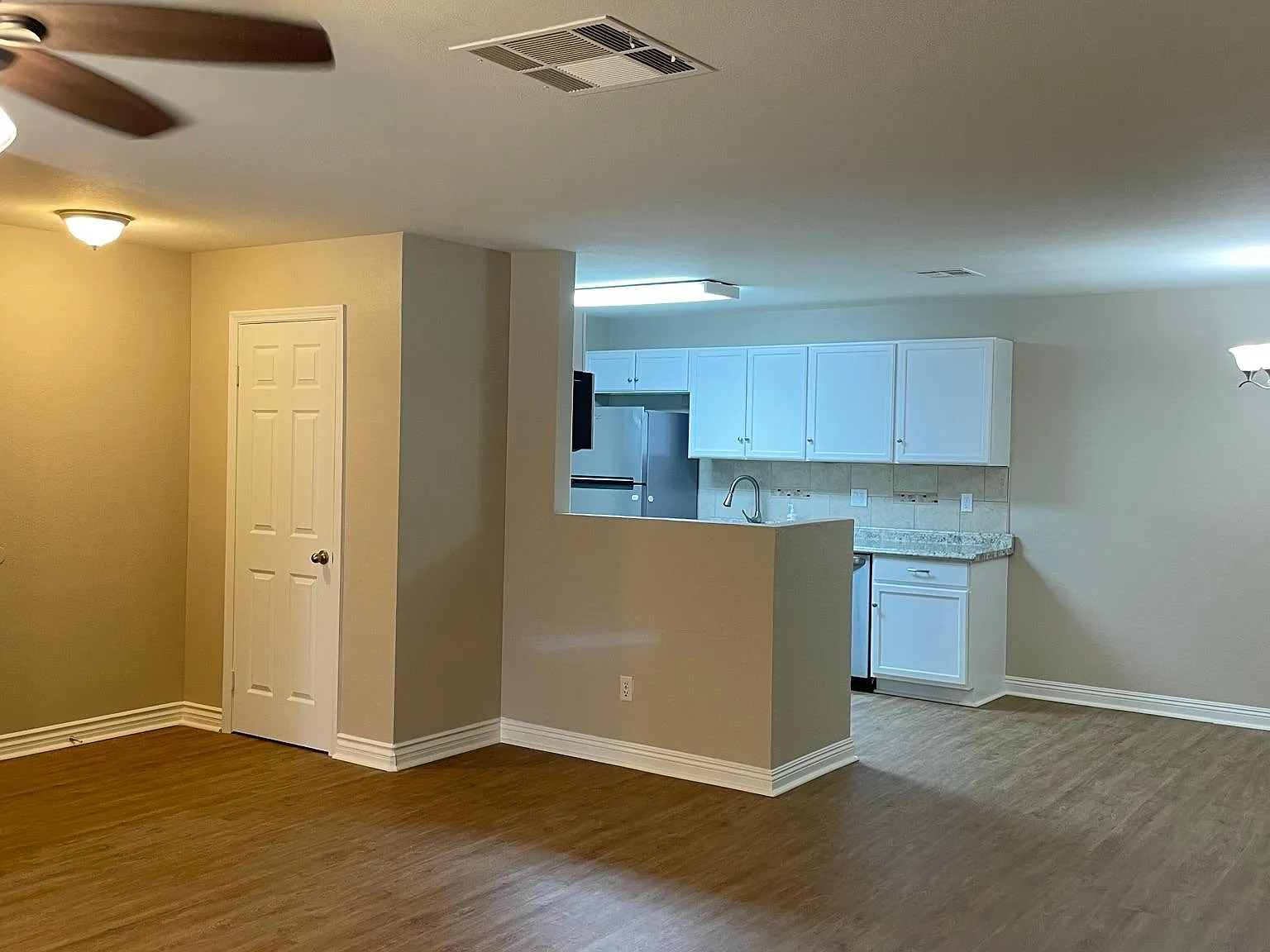 3 bed, 1257 sqft, $1,750 — Photo 4