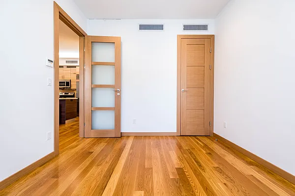 Rented by Nooklyn NYC LLC | media 52