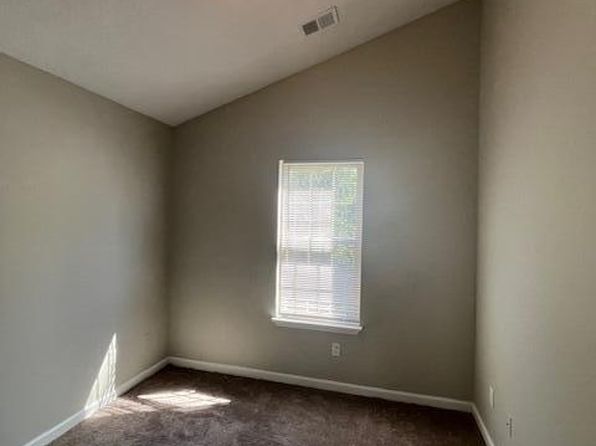 lexington-kentucky-84432293 picture