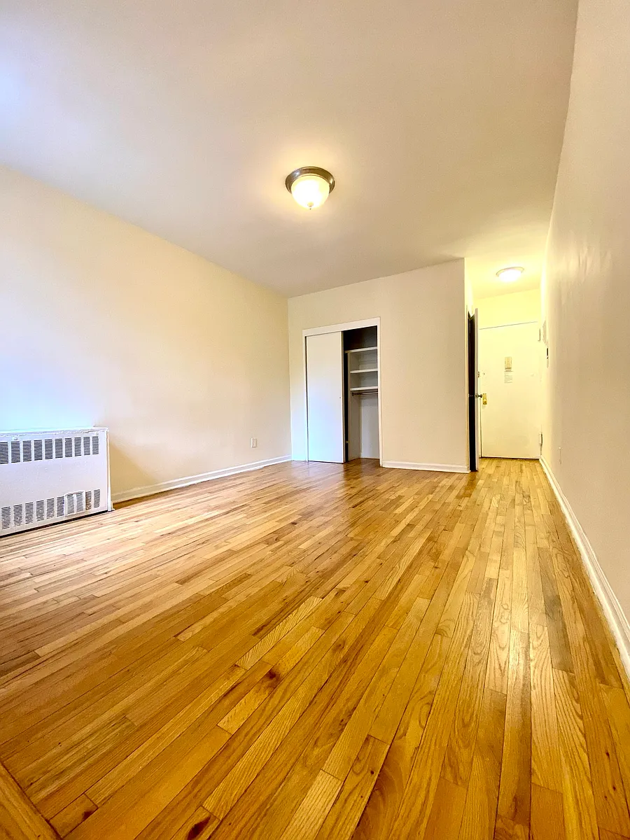 Building Photo - 433 E 83rd St #5C