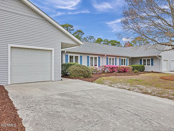 2nd image of 276 Bonnet Way SE