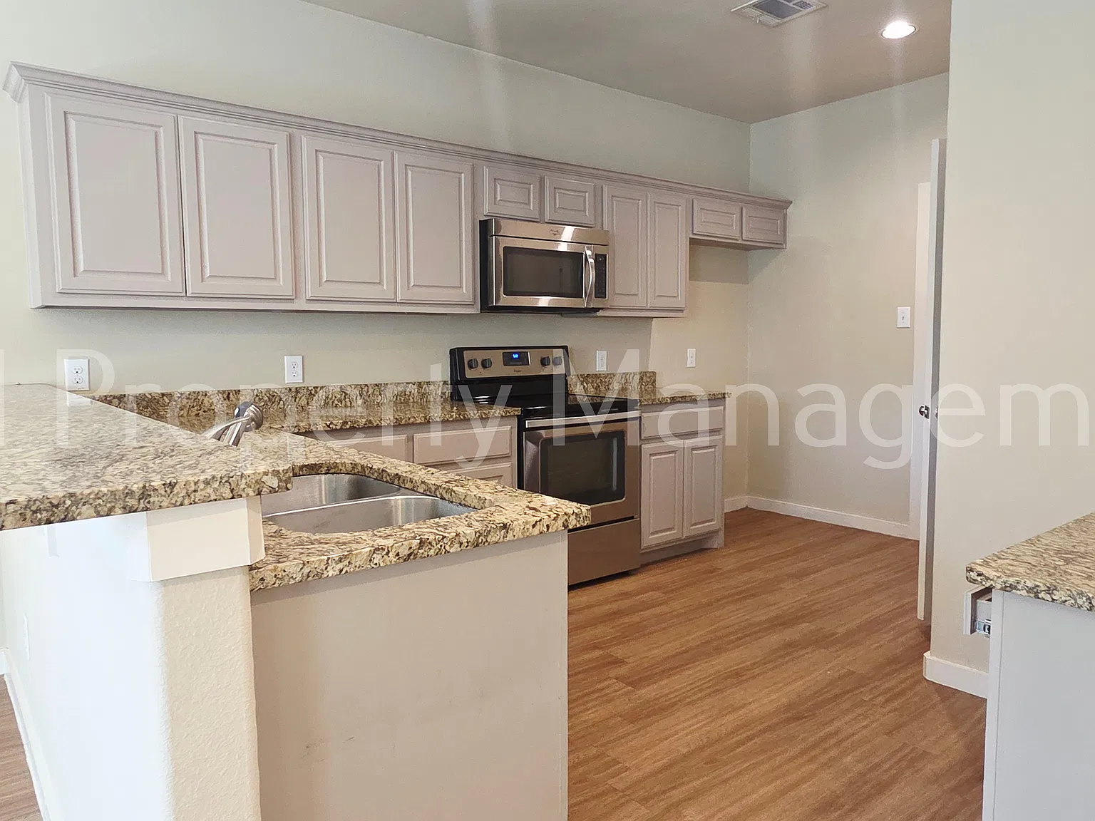 Beautifully updated home ready for move in — Photo 3