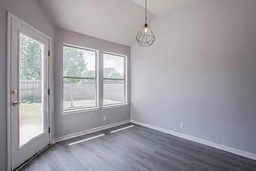 1506 Waterfall Ave — Photo 4