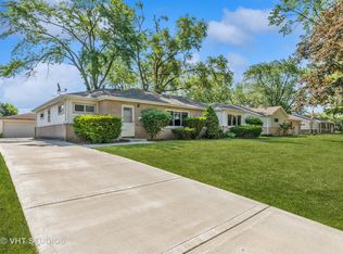 695 Mohave St, Hoffman Estates, IL