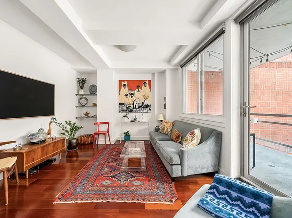 123 Baxter St APT 3A, New York, NY 10013