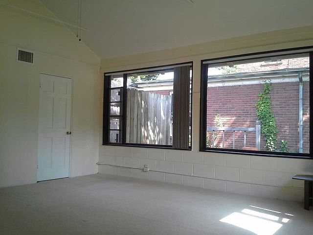 2nd image of 554R Bonnie Brae Pl