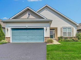 101 Eagle Ridge Cir, Lakewood, NJ 08701