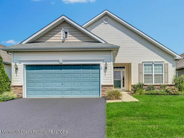 101 Eagle Ridge Circle, Lakewood, NJ 08701