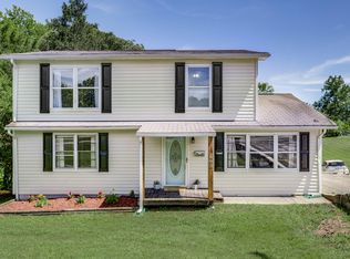 693 Robertsville Rd, Oak Ridge, TN 37830