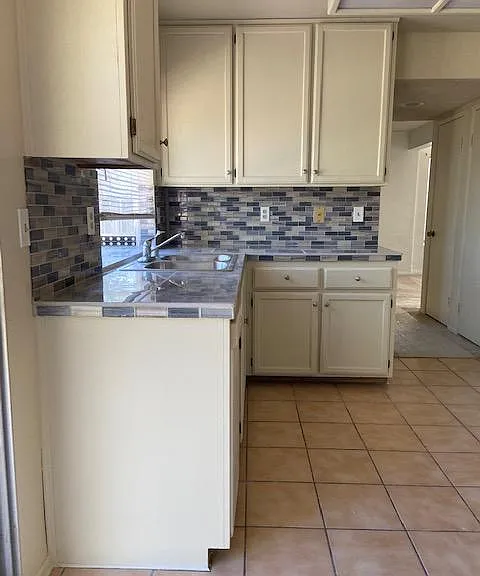 42126 Roanoake St — Photo 1