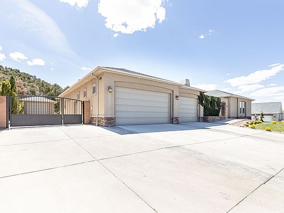 4th image of 888 E Fiddlers Rd
