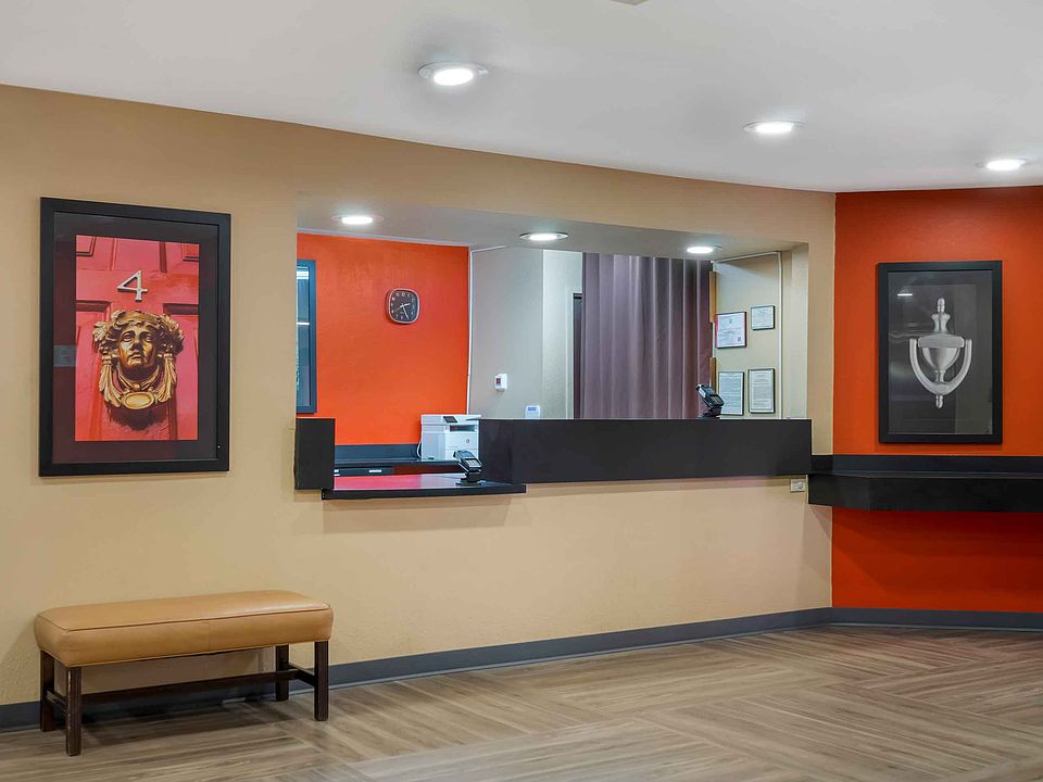 Lobby and Guest Check-in