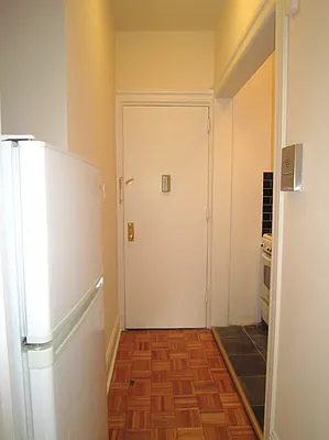 Rented by City Connections Realty | media 18