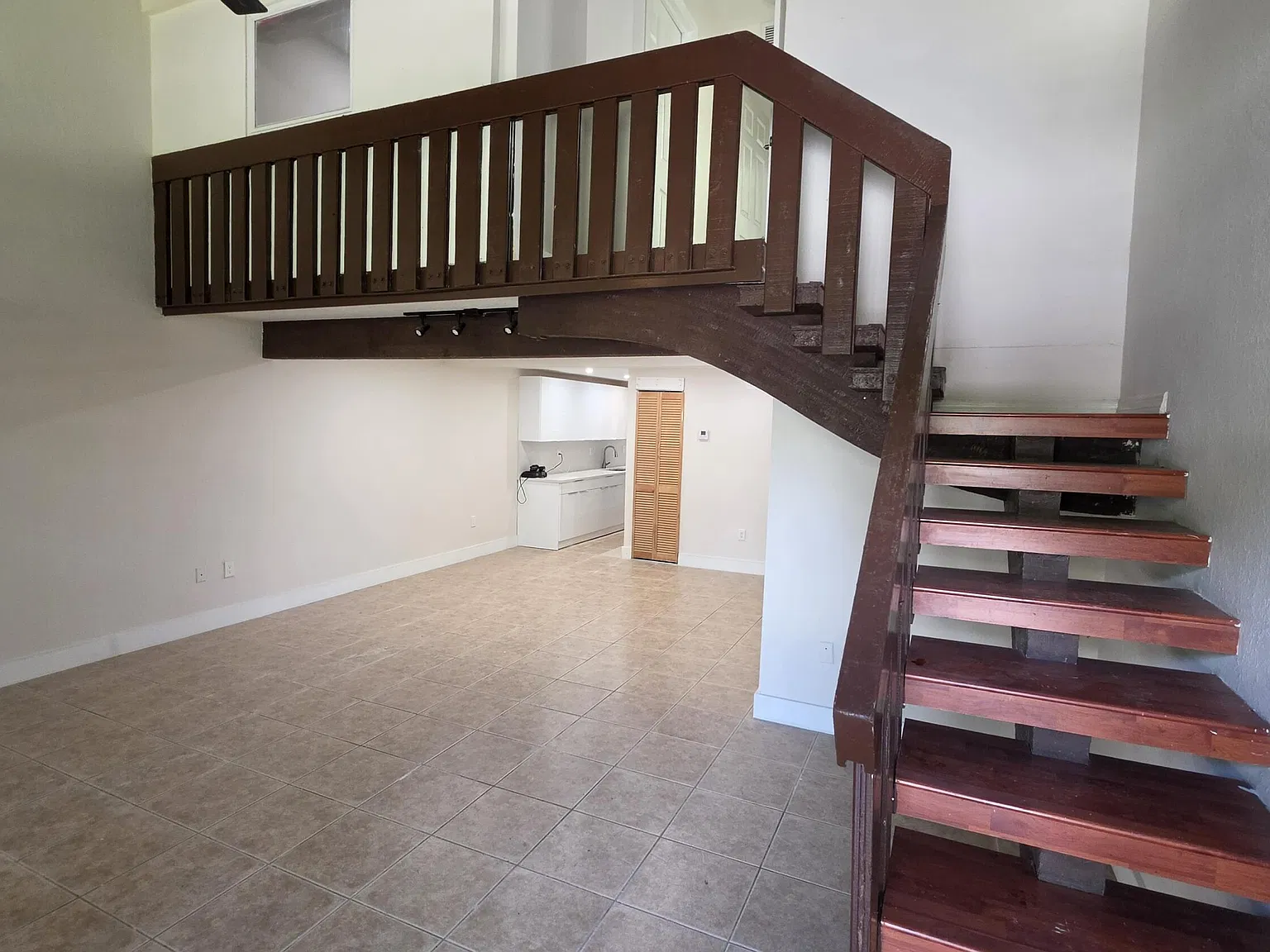 3 bed, 3.0 bath, 1634 sqft, $2,800 — Photo 3