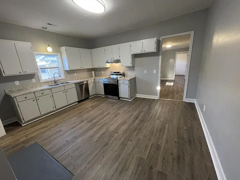 247 Woods St — Photo 20