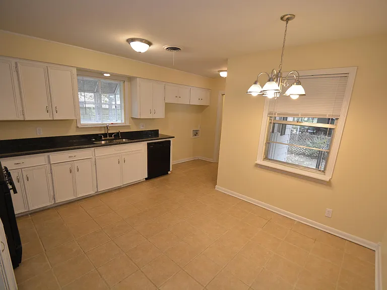 5709 Windamere Dr — Photo 8