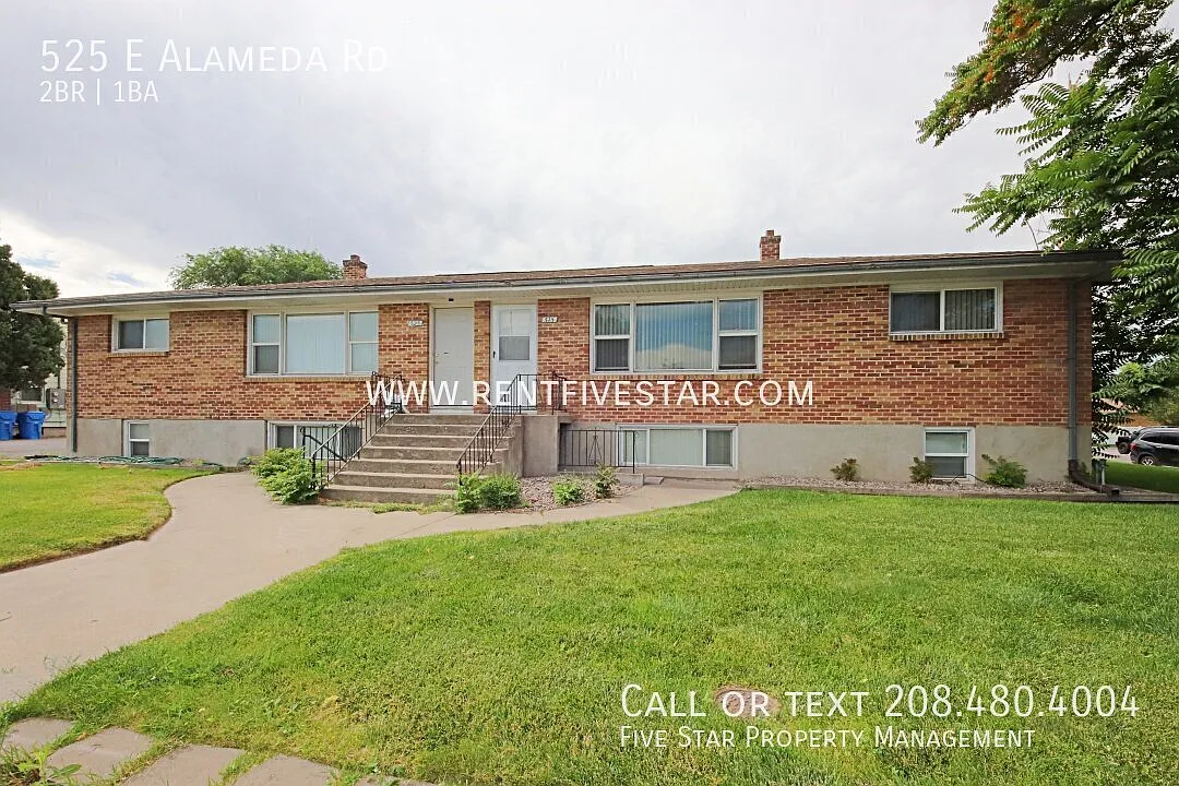 Cozy Upstairs Apartment Available! — Photo 1