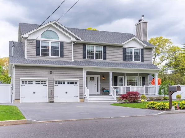 22 Seawanhaka Ave, Nesconset, NY 11767