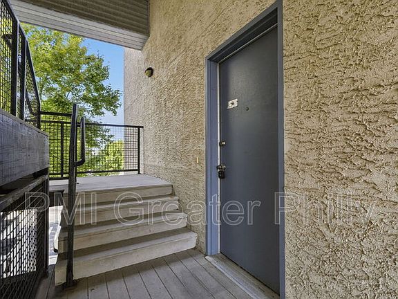 5th image of 182 Gay St APT 706