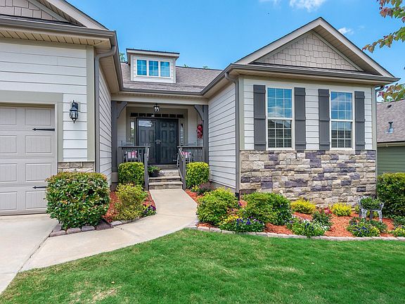 3rd image of 404 Woodland Oaks Ct