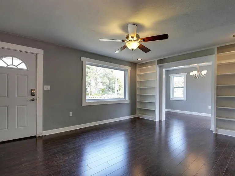 1421 Rogers St — Photo 3