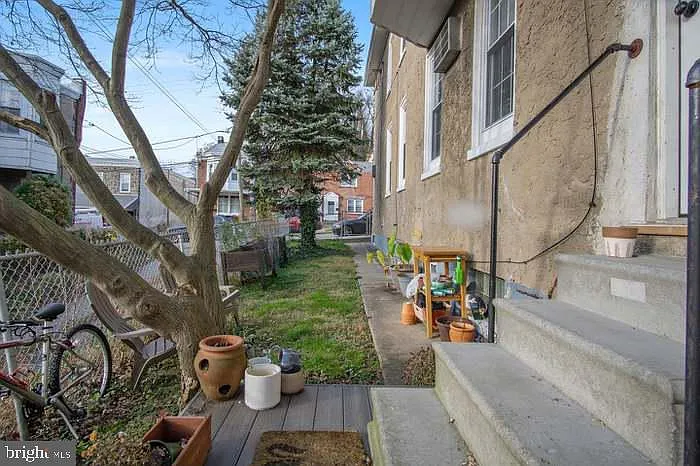 316 W Salaignac St — Photo 5