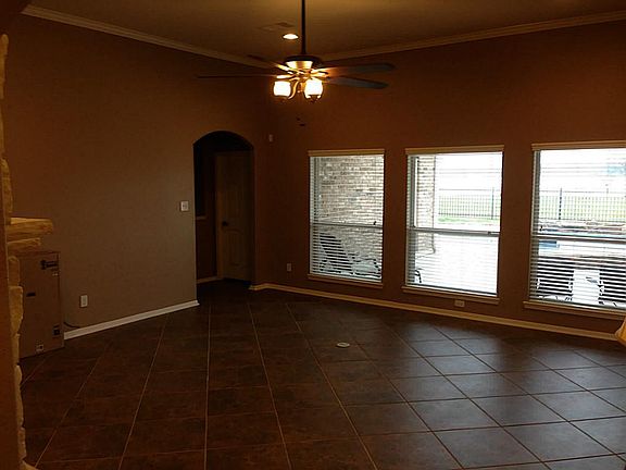 4th image of 2324 Lakeway Dr