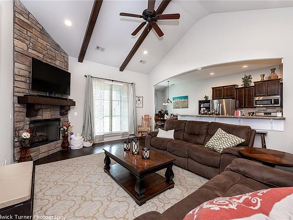 3rd image of 4358 E Black Canyon St