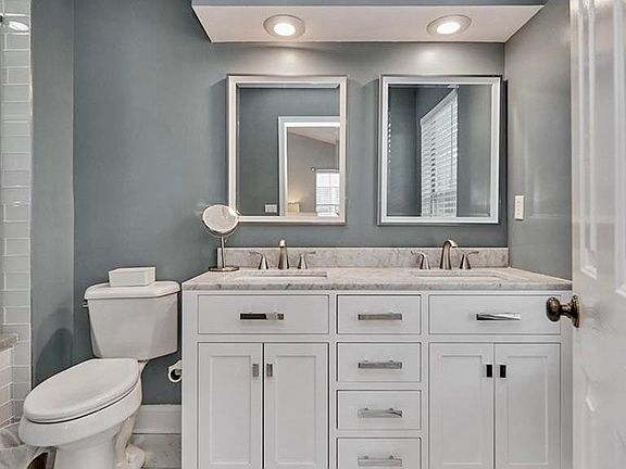3rd image of 909 Wyden Dr